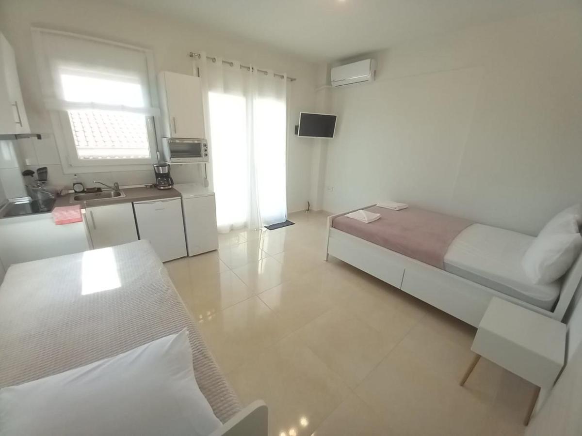 Apartmán Elenis House Néa Péramos Exteriér fotografie